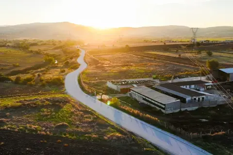 Manisa Büyükşehir'den Kula’da 30 kilometrelik yol çalışmasına yakın mercek