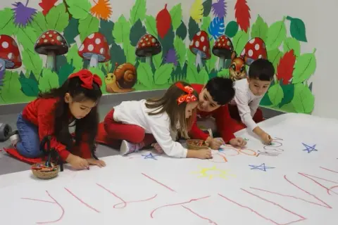 26 metrelik tuvalde çocuklardan Cumhuriyet coşkusu