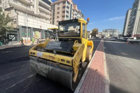 Bursa Büyükşehir Erdoğan Caddesi'ni yeniledi