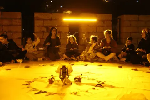 Zindankapı'da kız çocukları taşlara hikaye anlattı