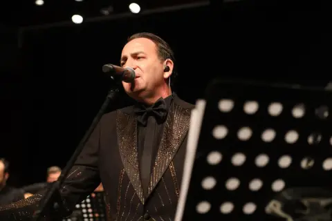 Sakarya'da Zeki Müren nostaljisi: Kent Orkestrası sahne aldı