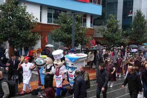 Trabzon Gastronomi Festivali'ne coşkulu kortejle start