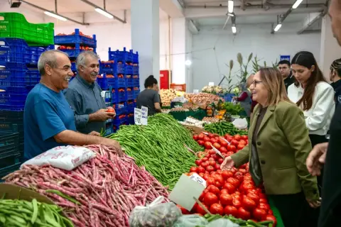 Başkan Vekili pazarı ve caddeyi denetledi: düzen uyarısı