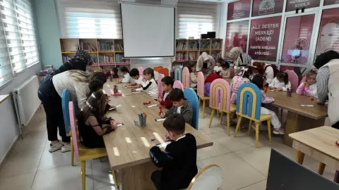 UNESCO Edebiyat Şehrinde Çocuklar Masal ve Sanatla Buluştu
