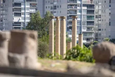 Smyrna'da 2700 Yıllık Planlı Kent ve Gümüş Hazinesi