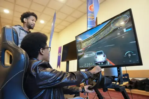 TEKNOMER gençlere yapay zekâ ve VR deneyimi yaşattı