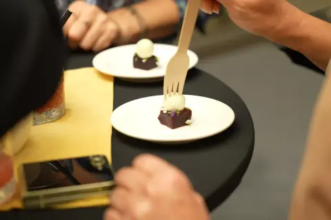 Otellerde atık tekstiller sanat ve lezzete döndü
