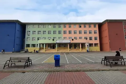 Başakşehir'de ortaokul kavgası: 1 kritik 8 yaralı