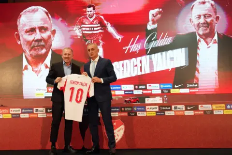 A Milli için 4 yıllığa imza attı... Sergen Yalçın'ın A Takımı belli oldu