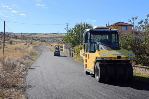 Talas'ta 2 bin metre asfalt: Köy yolları değişti
