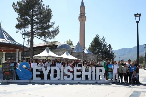 Konya'da başarılı 40 öğrenciye kültür gezisi hediyesi