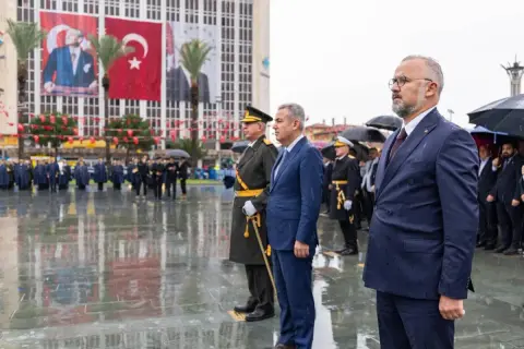 İzmir'de 103. Yıl Cumhuriyet Bayramı Törenleri Başladı