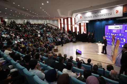 Başkan Altay KTÜ'de: "Üniversiteler şehre nitelikli insan kazandırıyor"