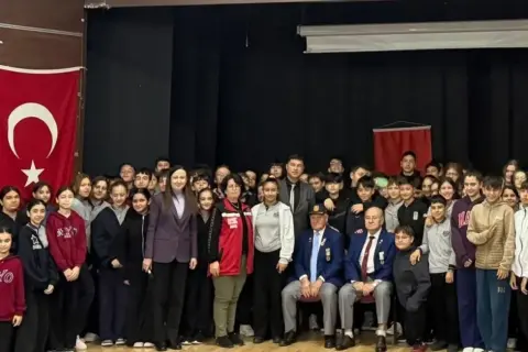 Kıbrıs gazileri Keşan'da öğrencilerle anılarını paylaştı