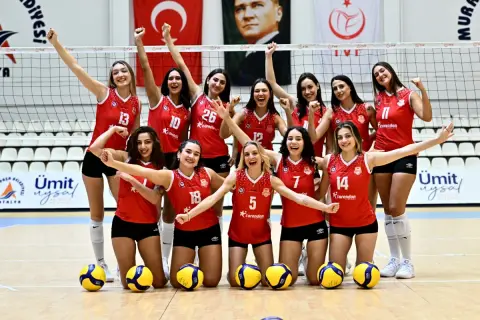 Muratpaşa Sultanları 3-0 zaferle 4. sıradaydı