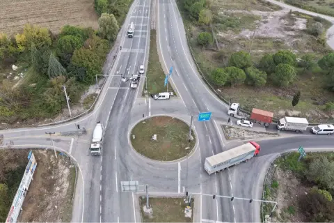 Sakarya'da karanlık kavşaklara Büyükşehir dokunuşu