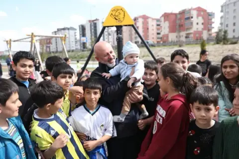 Kocasinan'da parklar toprağa açıldı: Çocuklar için özel alanlar