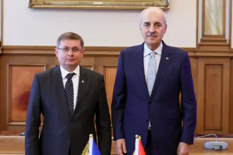 TBMM Başkanı Numan Kurtulmuş, Moldova Meclis Başkanı ile Roma’da buluştu