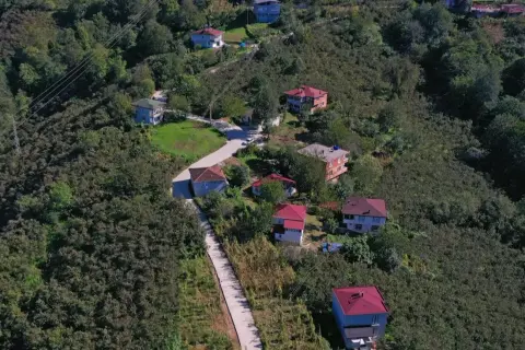 Ordu Çamaş'ta beton yol çalışmaları aralıksız sürüyor