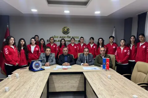 Ağrı Kadın Futbolu'na Kapalı Saha Vadesi