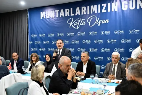 Muratpaşa'da muhtarlara '12 ay hizmet' vurdu