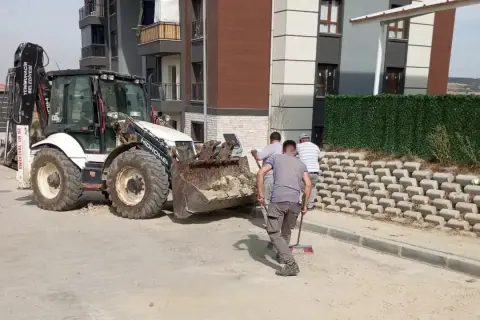 Yenimuhacir'de altyapı sonrası yol tamiratı