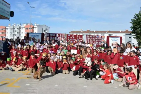 Trabzon’da Öğrencilere Hayvan Sevgisi Aşılandı