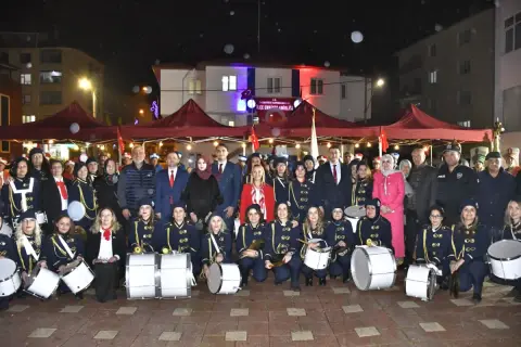 Yenişehir Kadın Bandosu Pazaryeri'de unutulmaz anlar yaşattı