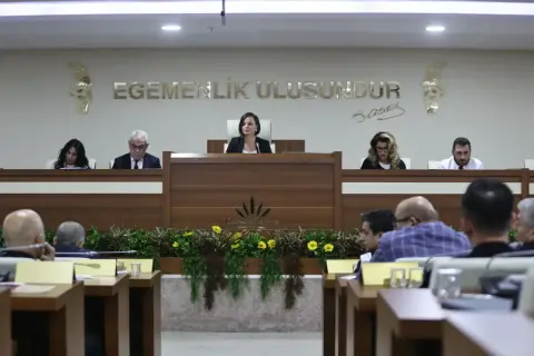 İzmir Karabağlar'da 2027 bütçesi komisyona gönderildi