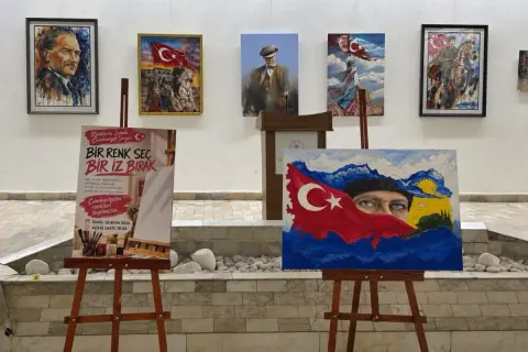 103. Yılda Cumhuriyet: 'Renklerin İzinde' Sergisi Bursa'da Açıldı