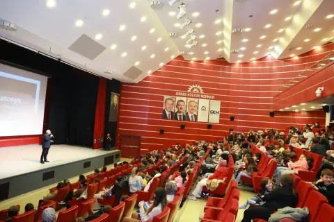 Gebze'de çocuklar GKM'de sinema keyfi yaşadı