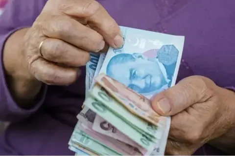 Emeklilere yüzde 100 'seyyanen' zam gündemde: 50 bin TL hedefi