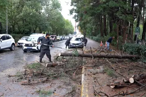 Beylikdüzü'nde yoğun yağış öncesi seferberlik