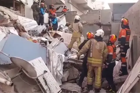 Maltepe'de bina çökmesi: 6 kişi kurtarıldı, 6 kişi hala altında