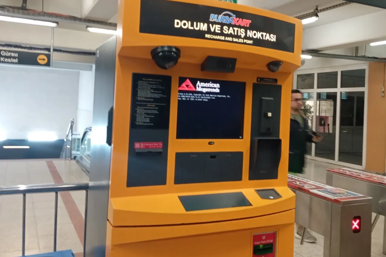 Bursa Osmangazi İstasyonu'nda Bursakart kiosk krizi!