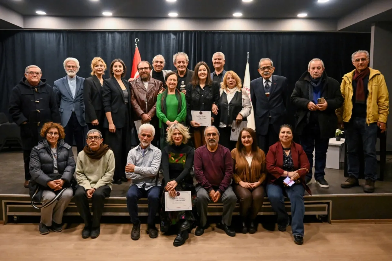 Bornova'da Haluk Işık’tan ‘Zübeyde’nin Oğlu Mustafa’ anlatısı