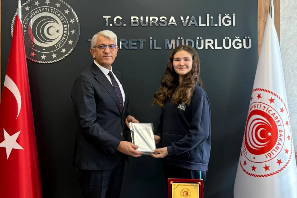 Bilinçli Tüketici Resim Yarışması'nda Esma Gül Bursa birincisi oldu