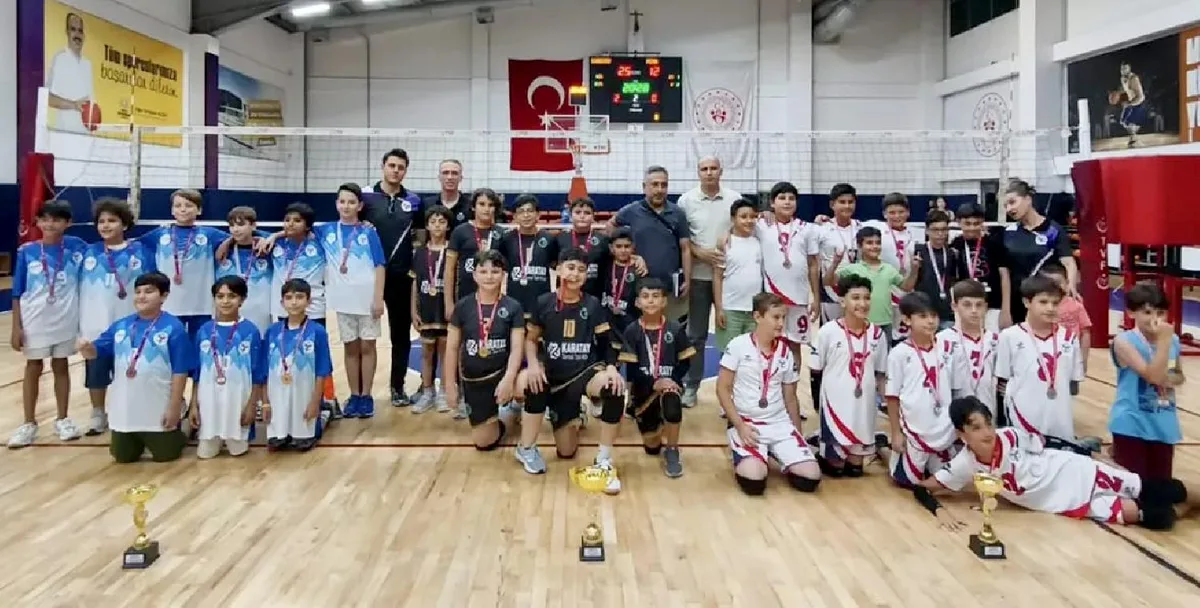U11 ERKEK VOLEYBOL TAKIMI NAMAĞLUP KONYA ŞAMPİYONU OLDU