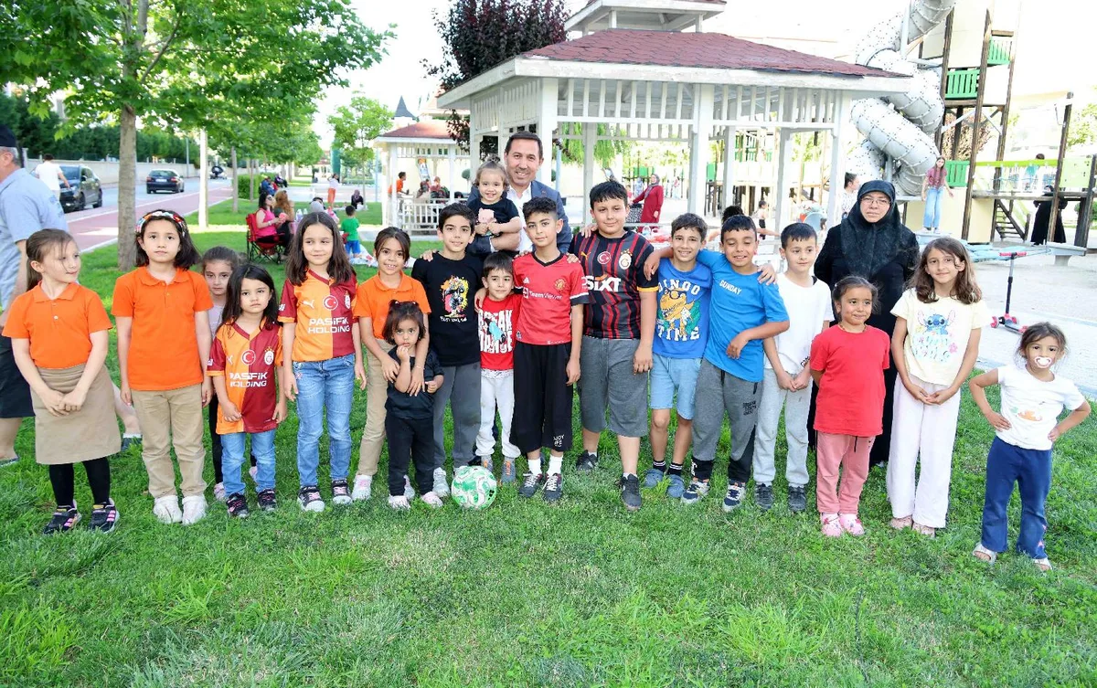 BAŞKAN KILCA, KAFE KARATAY’DA VATANDAŞLARLA BULUŞTU