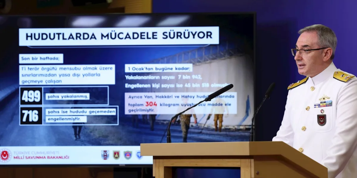 MSB: 3 PKK’lı terörist teslim oldu... Hudutlarda mücadele sürüyor