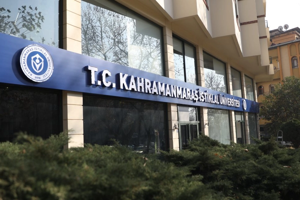 İstiklal Üniversitesi Rektörü görev süresi bitimine yakın adrese teslim kadrolar için ilana çıktı!