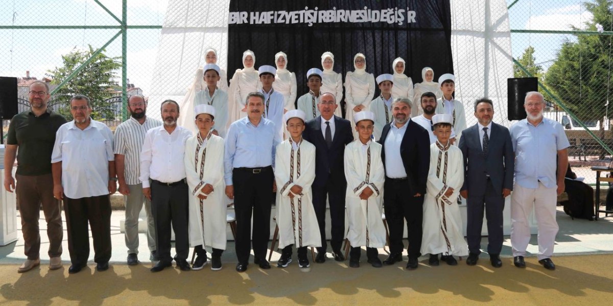Meram’da 17 Hafız İçin Gurur Günü