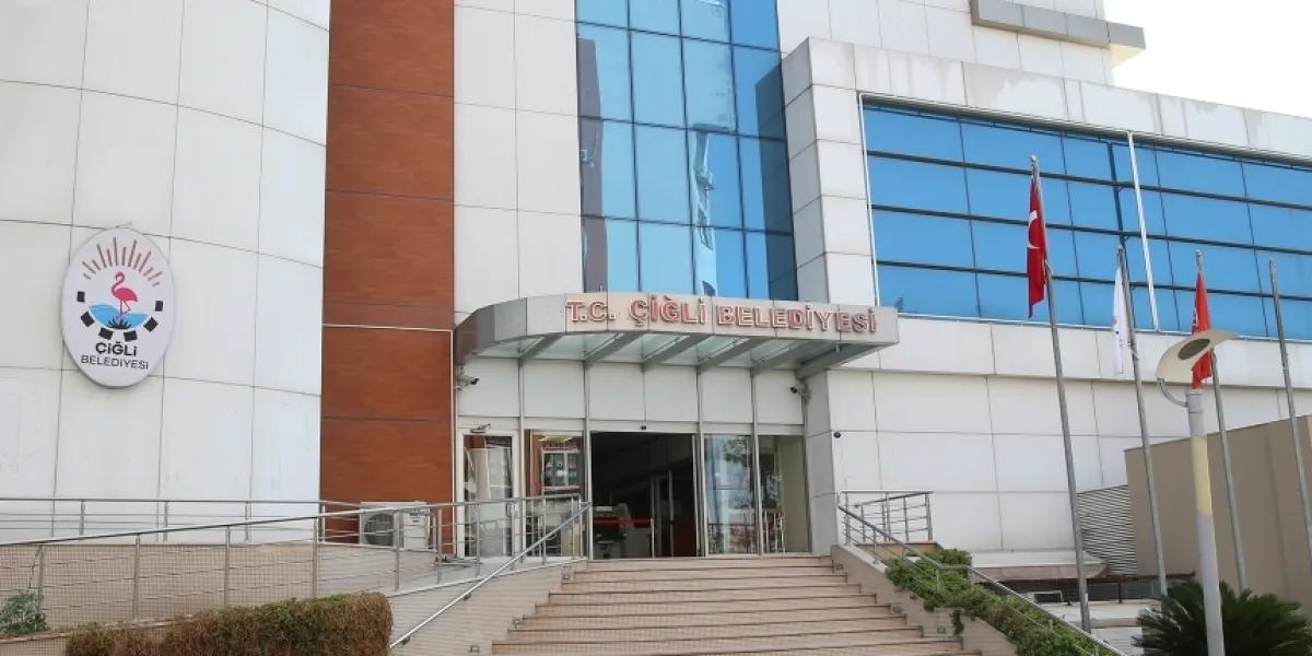 Çiğli Belediye Başkanı Yıldız’ın makam aracına silahlı saldırı!