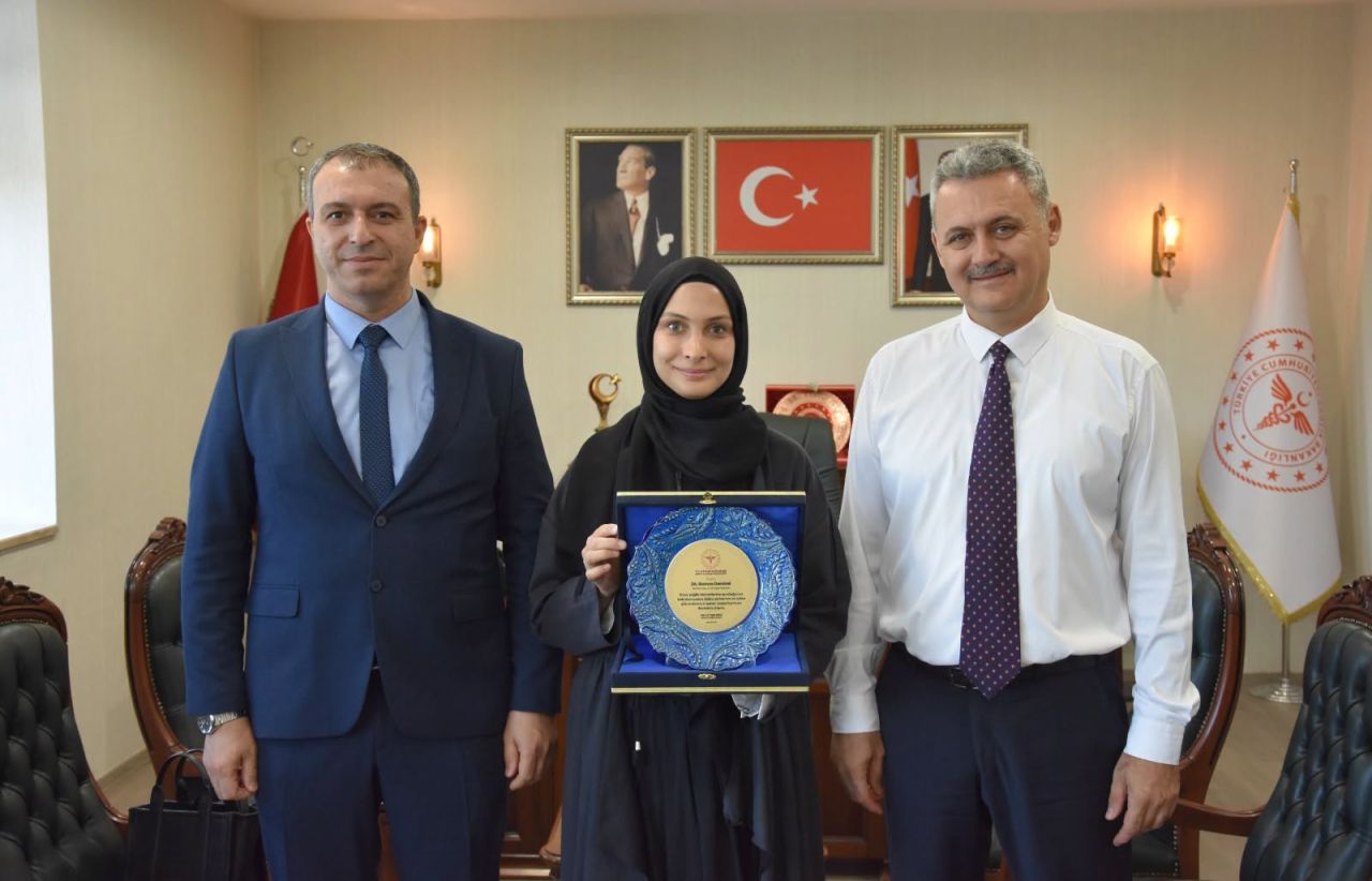 Çocukların korkusunu yenen doktor ödüllendirildi