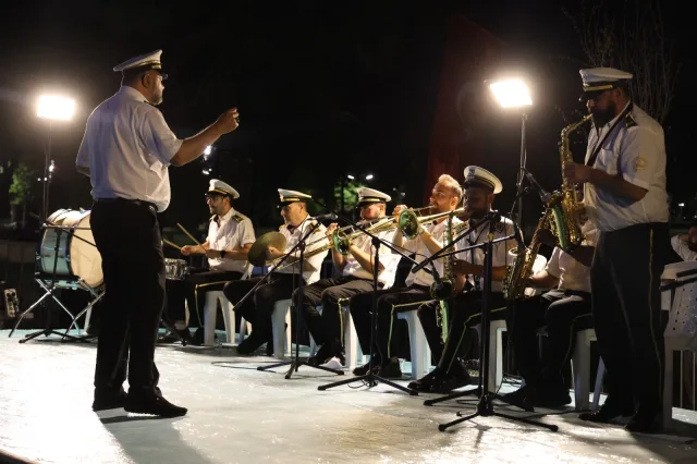 Kocaeli'de Mehter ve Bando Takımı 7’den 70’e herkesi coşturdu