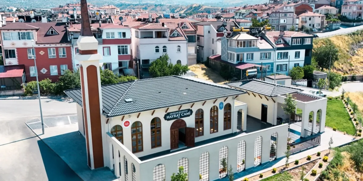 Kayseri Melikgazi'de Hayrat Camii ibadete açılıyor