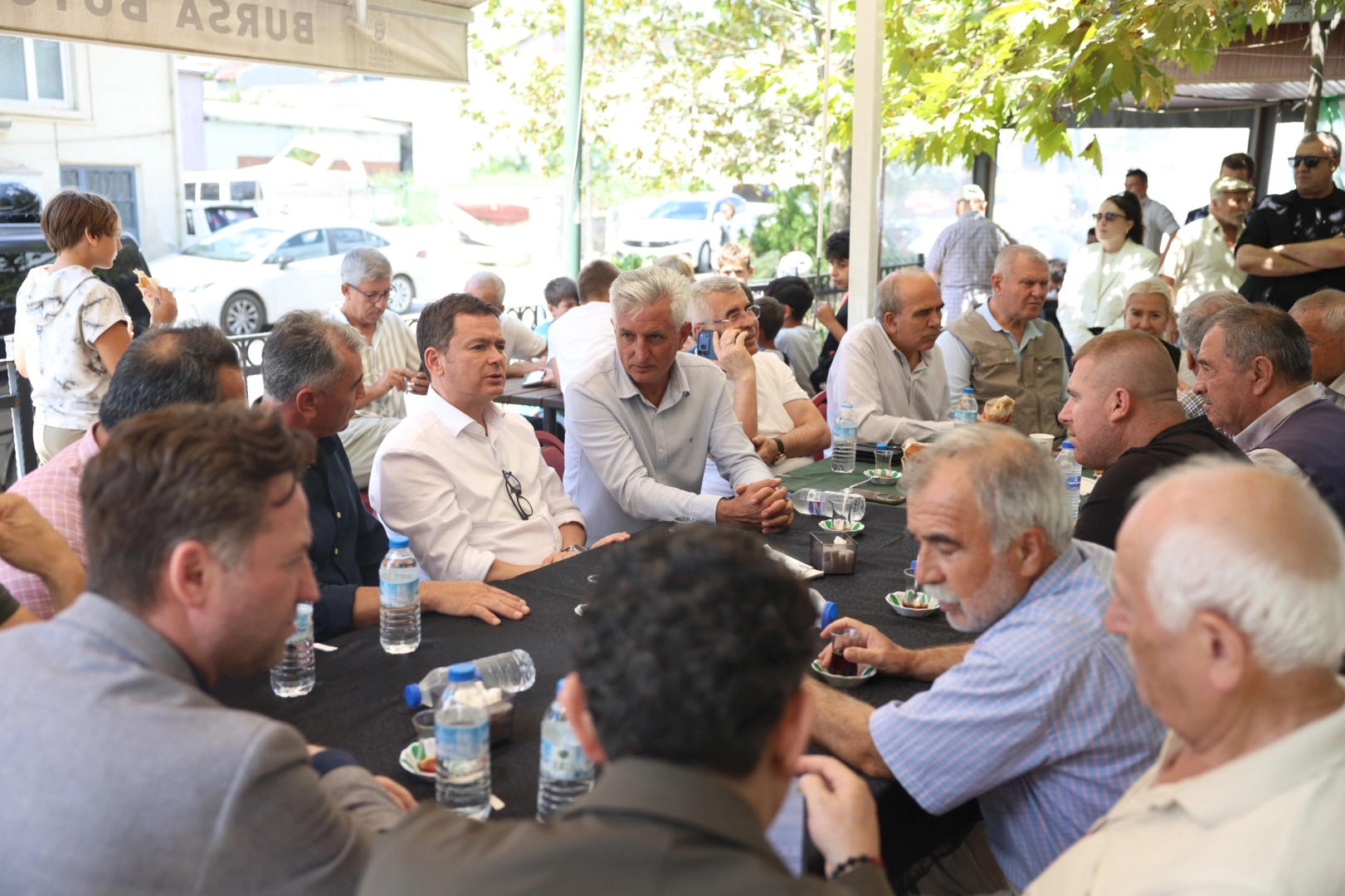 Bursa Osmangazi'de Başkan Aydın sorunları yerinde dinliyor