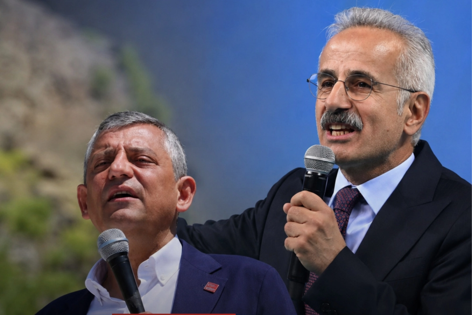Bakan Uraloğlu’ndan Özgür Özel’e köprü ve otoyol tepkisi...