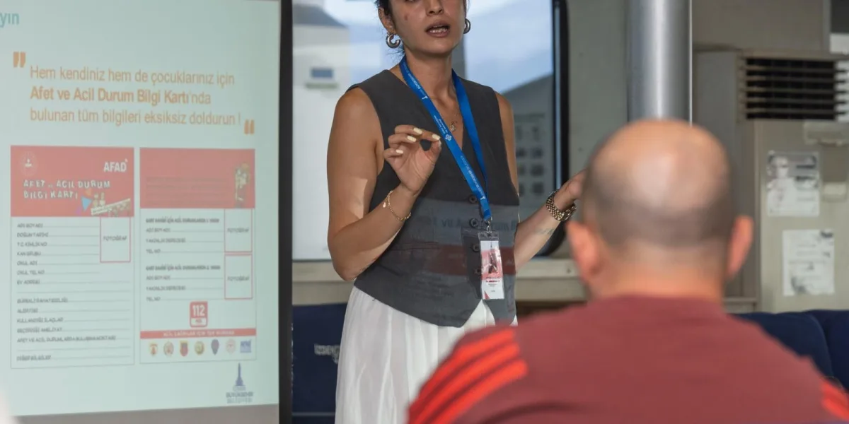 İzmir'de İZDENİZ personeline afet ve yangın eğitimi