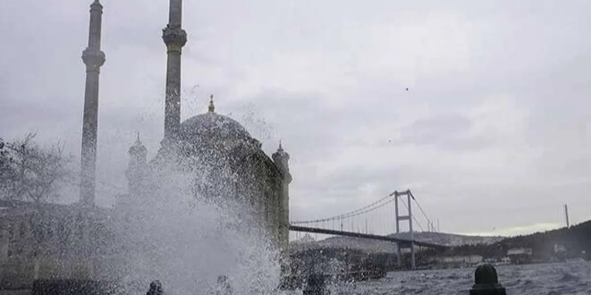 Meteoroloji’den üçlü uyarı! Sağanak, fırtına ve toz taşınımı geliyor!